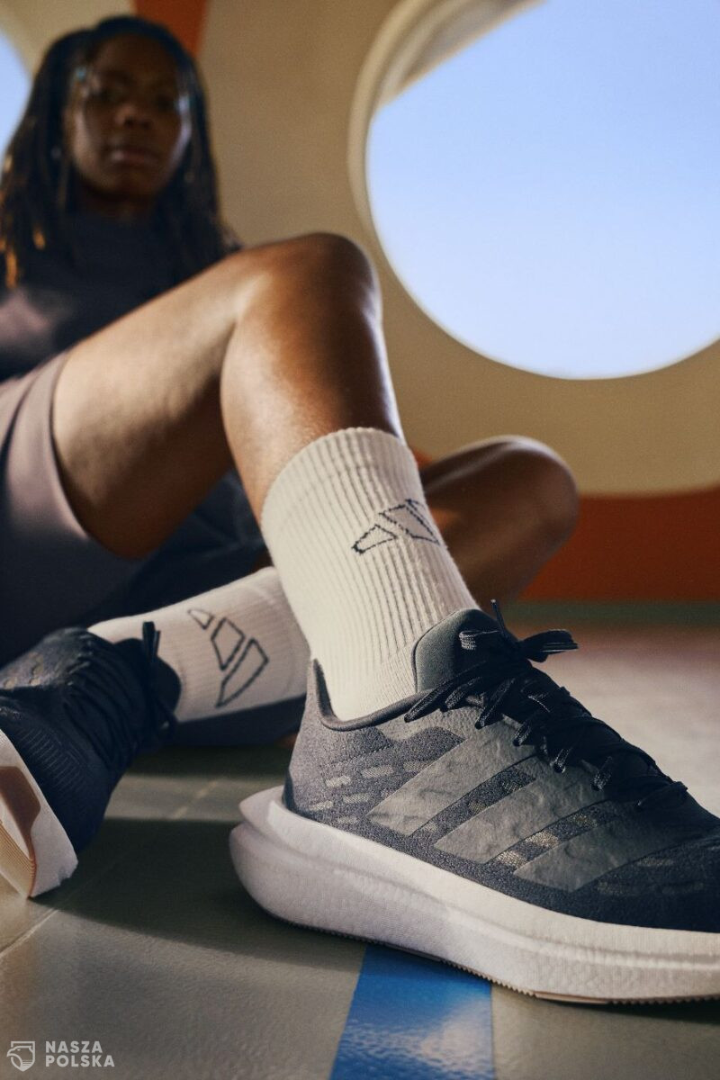 Jak się ubrać na grilla firmowego? Osiem stylizacji