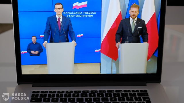 Premier: Ministrowi Szumowskiemu należy się order!