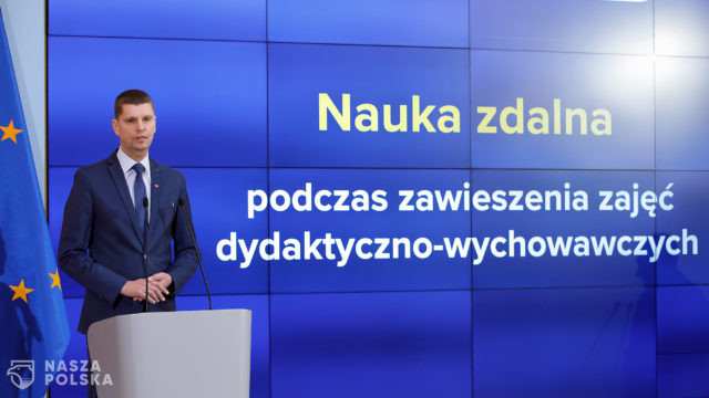 Obowiązek nauczania na odległość