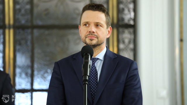 W warszawskim ratuszu płacą nawet trzy razy więcej niż zarabiają członkowie rządu