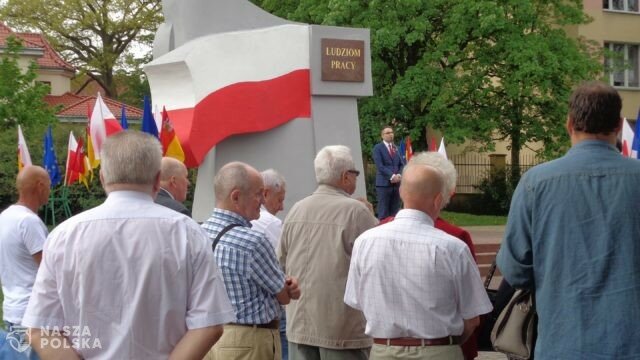 1 maja uroczystość św. Józefa, patrona ludzi pracujących. Święto Pracy bez pochodów lewicy