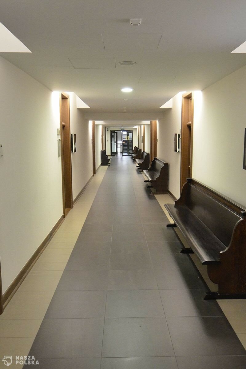 Sąd unieważnił karę sanepidu wobec miasta za „Koncertowanie pod blokami”