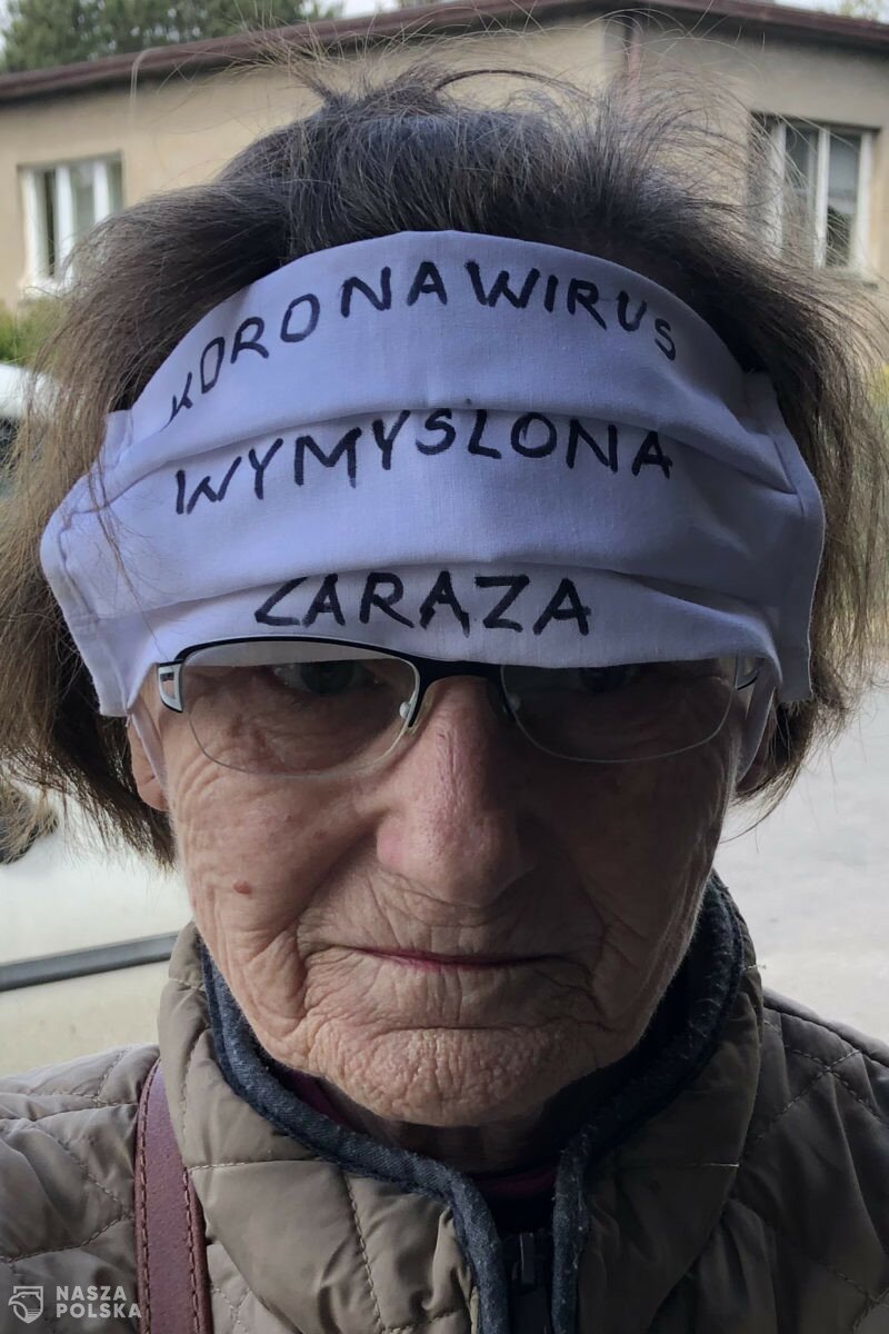 Oficjalne dane ministerstwa: zmarło 200 osób, średni wiek 75 lat