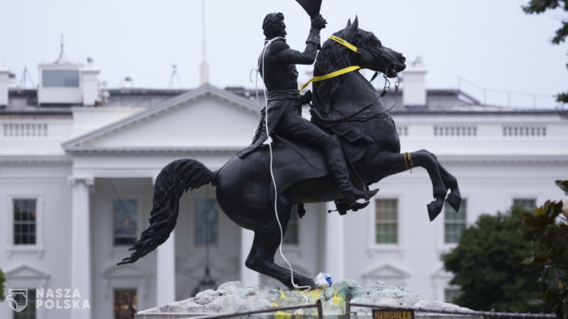 Protestujący próbowali obalić pomnik Andrew Jacksona przed Białym Domem