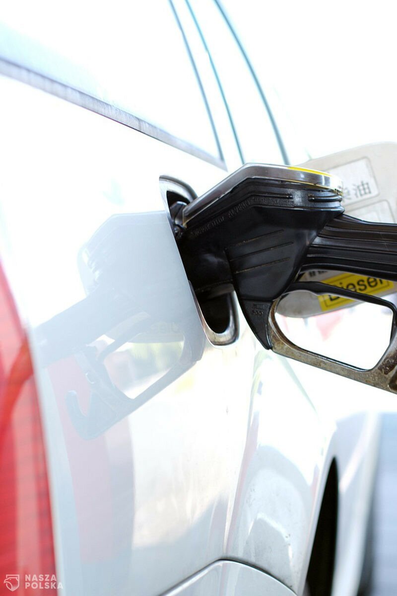 MF: Obniżamy akcyzę na prąd i paliwa