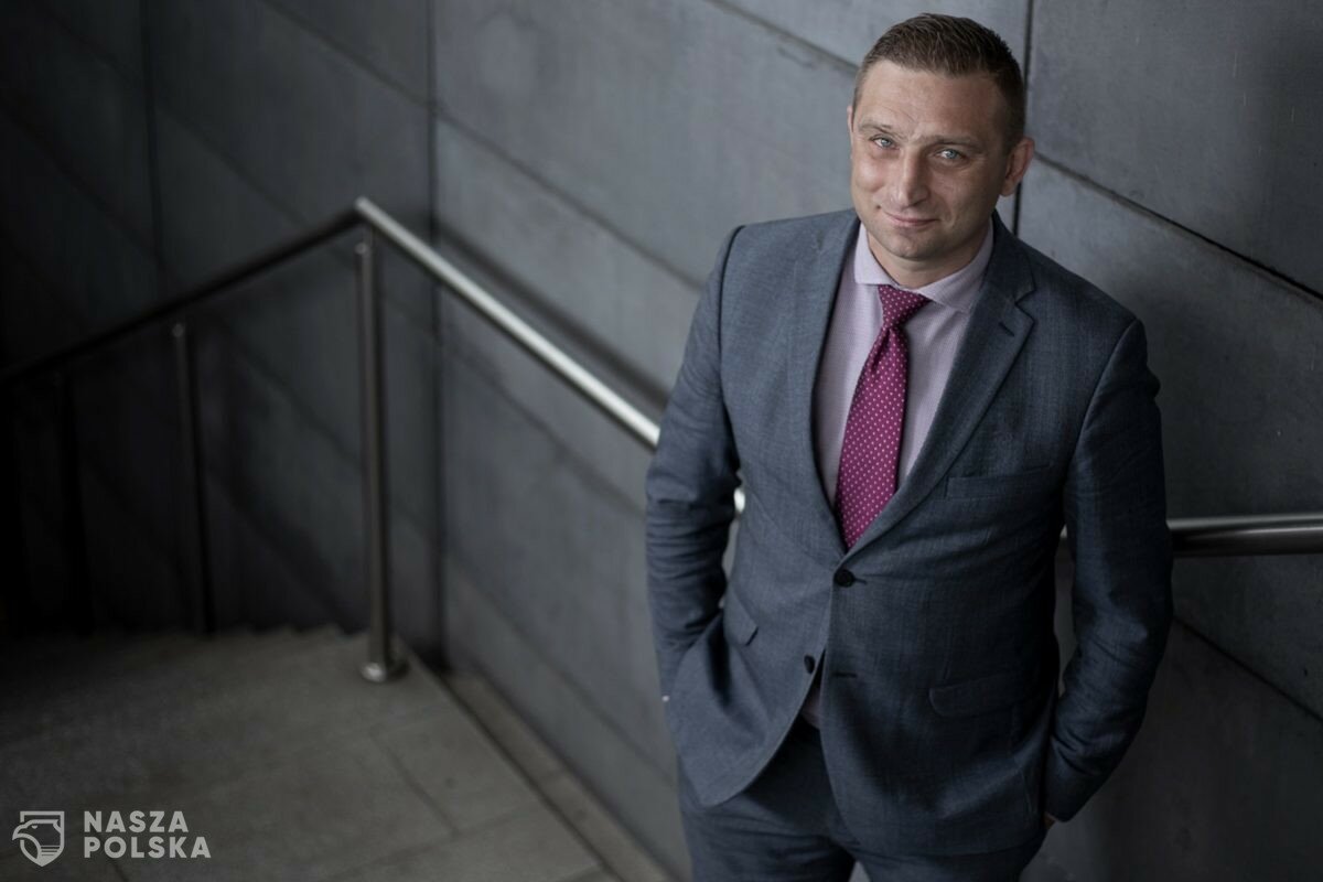 Bąkiewicz: Niemcy, potomkowie zbrodniarzy, którzy nie rozliczyli się za te zbrodnie, chcą nas uczyć demokracji i praworządności?