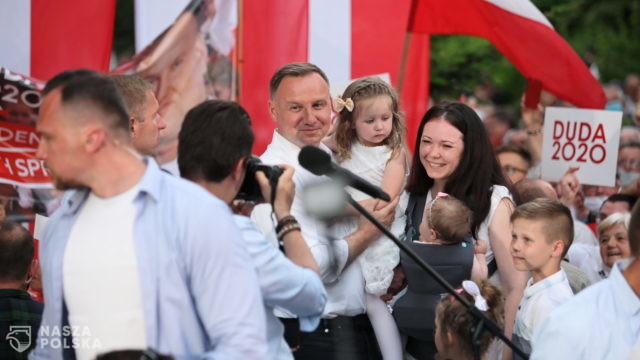 Duda: wreszcie rodzina ma ochronę