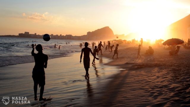 Na katalońskich plażach pełno ludzi wbrew zaleceniom władz