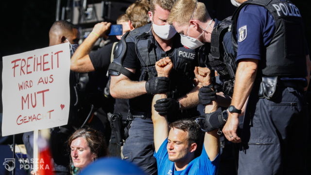 Podczas sobotnich manifestacji w Berlinie zatrzymano 133 osoby