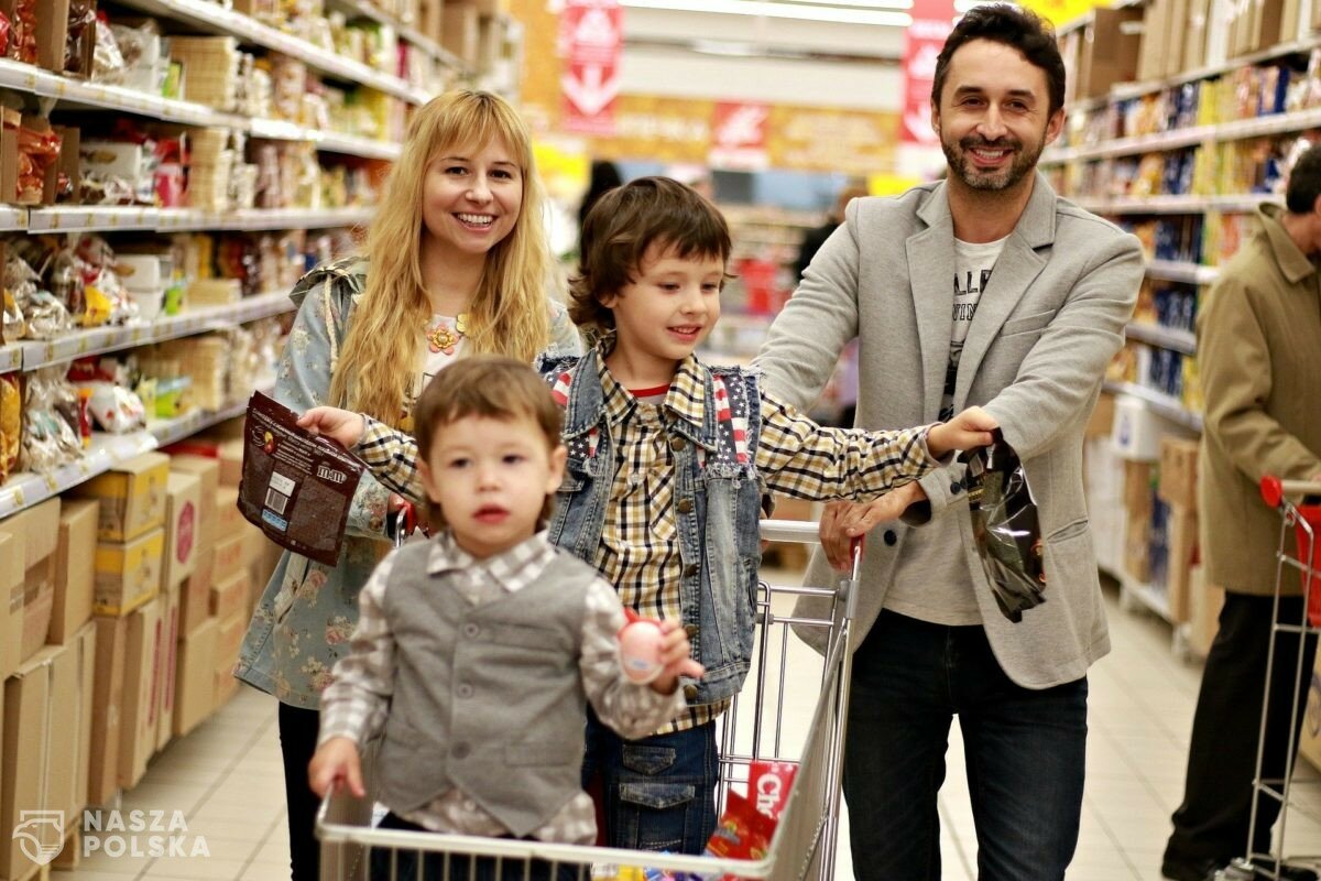 Słowacja/ Zakupy robią zorganizowane grupy ludzi bez maseczek