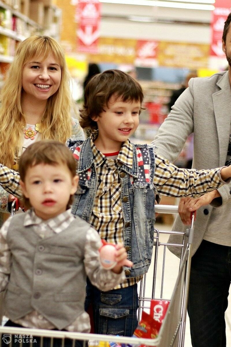 Słowacja/ Zakupy robią zorganizowane grupy ludzi bez maseczek