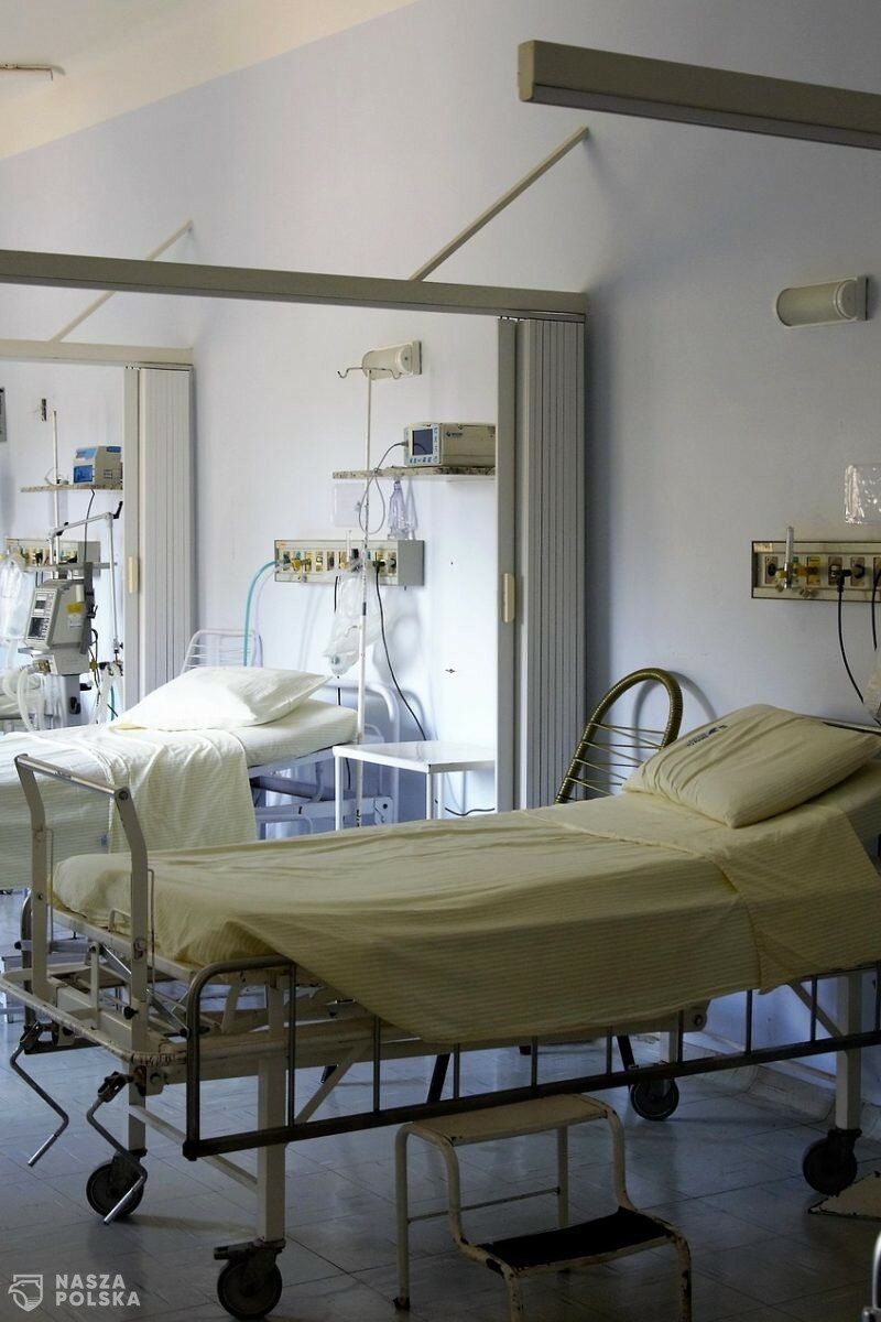Szpitale covidowe wracają do normalnej pracy