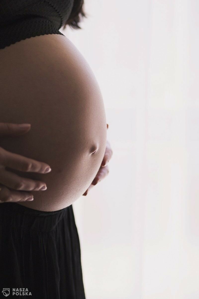 Prof. Kuchar: u kobiet w ciąży szczepienia przeciwko COVID-19 należy rozważać indywidualnie