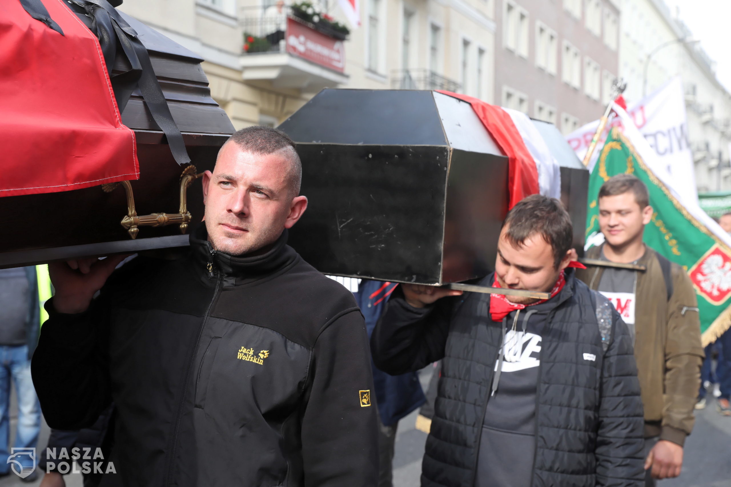 Warszawa, 30.09.2020. Demonstracja przedstawicieli bran¿y rolniczej w Warszawie, 30 bm. Jest to protest przeciwko nowelizacji ustawy zakazuj¹cej hodowli zwierz¹t na futra. (kf) PAP/Tomasz Gzell