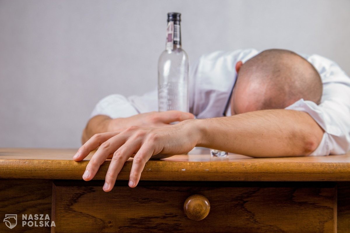 Spożycie alkoholu i fobia społeczna idą ze sobą w parze