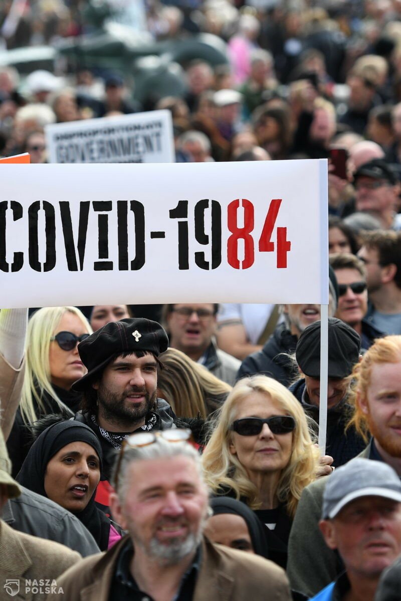 W Londynie aresztowano 155 osób podczas protestów przeciwników restrykcji