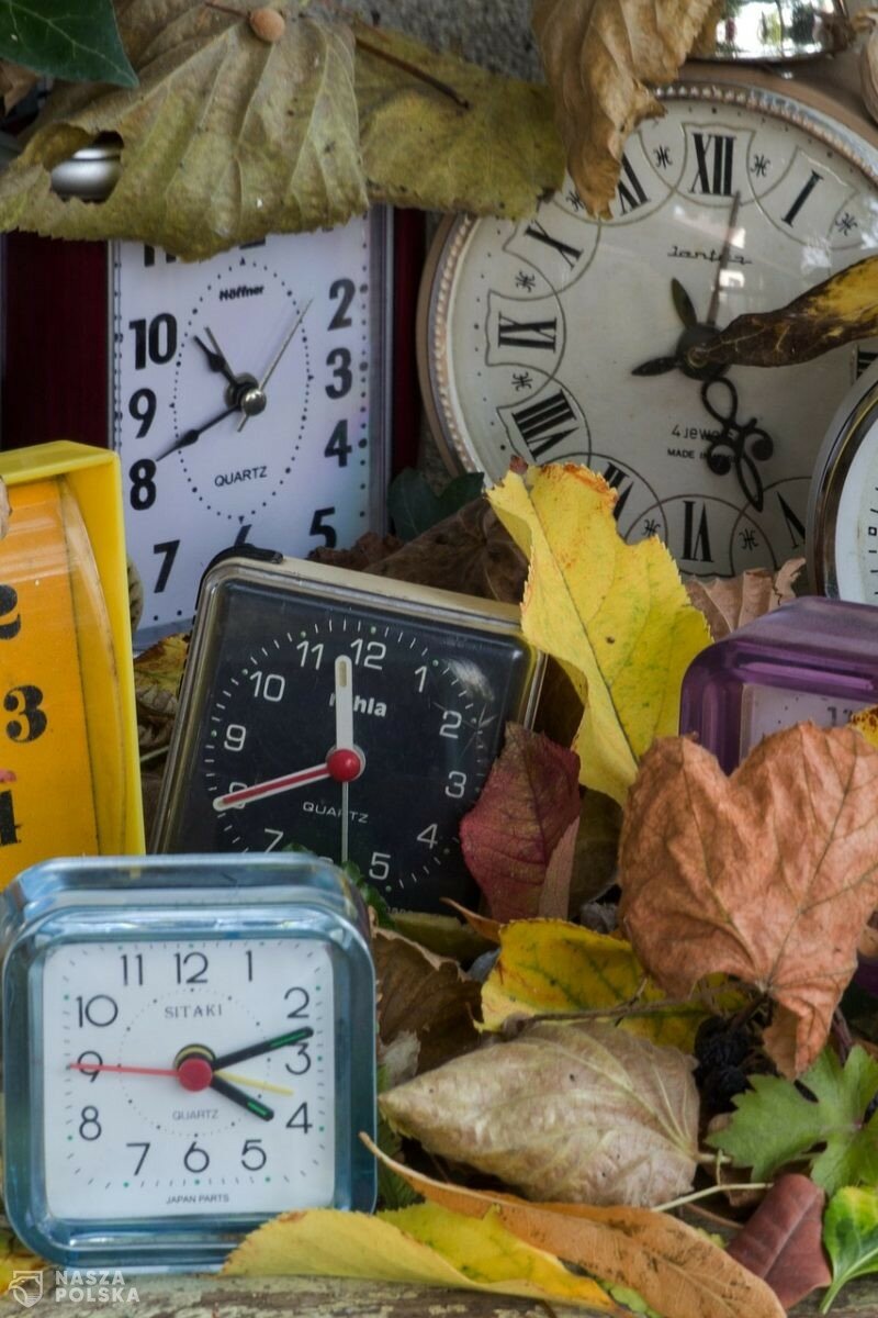 Czy zmiana czasu z letniego na zimowy ma sens? Ekspert wyjaśnia