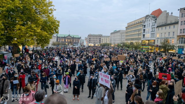 Trwają protesty przeciwko zaostrzeniu przepisów dotyczących aborcji