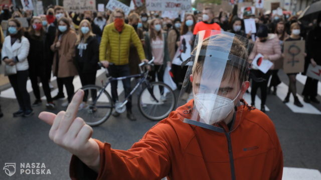 Kolejny dzień protestów przeciwko orzeczeniu Trybunału Konstytucyjnego