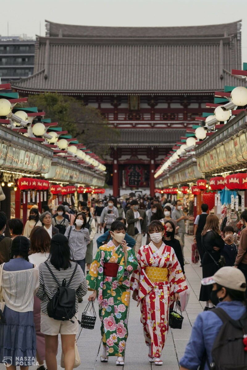 Większość Japończyków popiera ostrzejsze kontrole graniczne po pojawieniu się Omikrona