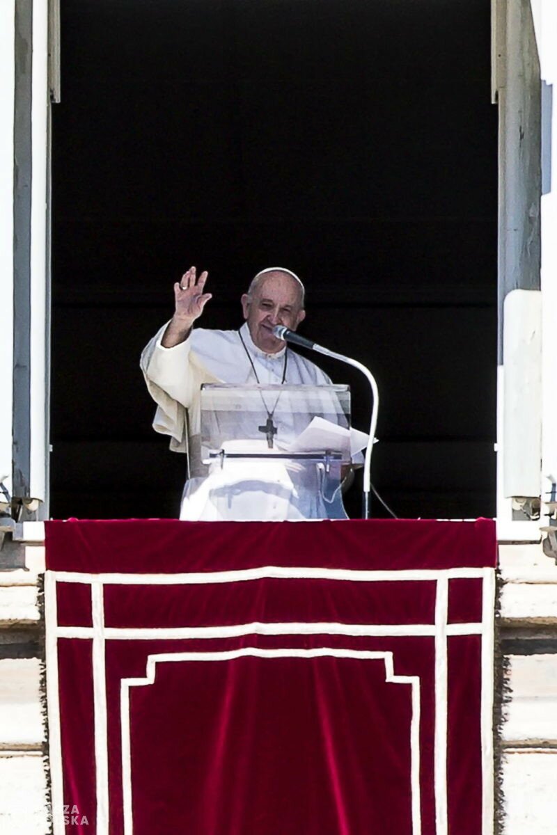 Papież na Urbi et Orbi: Nasze czasy doświadczają poważnego głodu pokoju