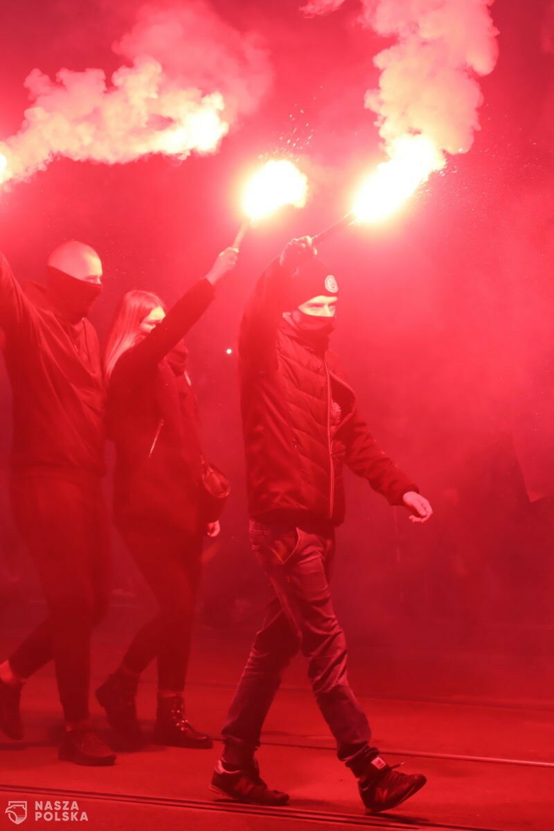 Bąkiewicz apeluje do uczestników Marszu Niepodległości o spokojny przemarsz