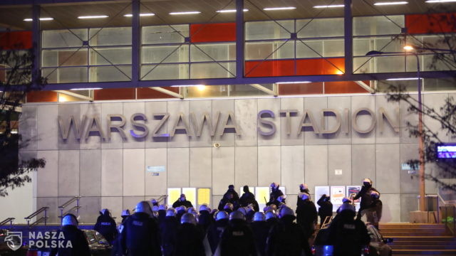 KSP o działaniach przy Stadionie Narodowym: policjanci musieli działać zdecydowanie