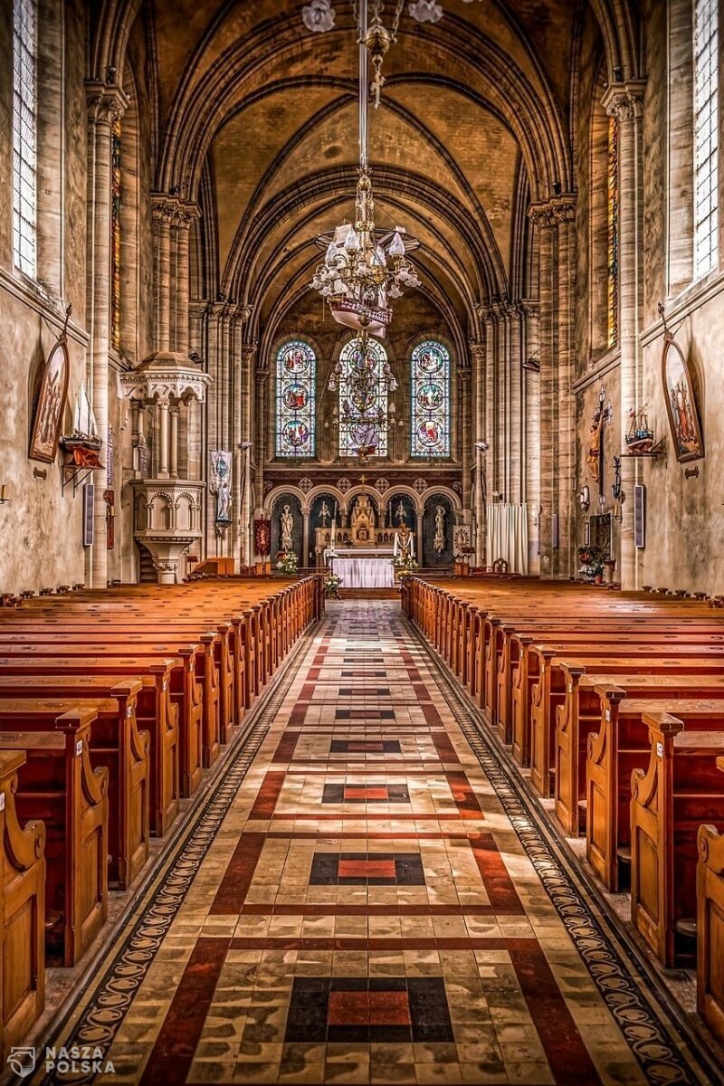 ISKK: Pandemia COVID-19 znacząco wpłynęła na życie religijne polskich katolików