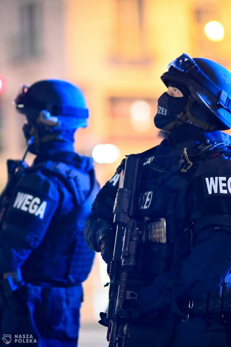 Austria/ Ponad 40-tysięczny tłum przeciwników lockdownu przeszedł ulicami Wiednia