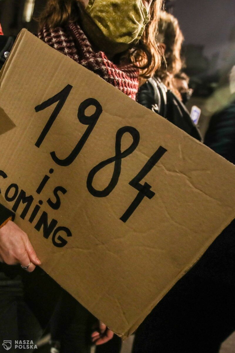 Austria/ Ponad 30 tys. przeciwników lockdownu demonstrowało w Grazu i St. Poelten