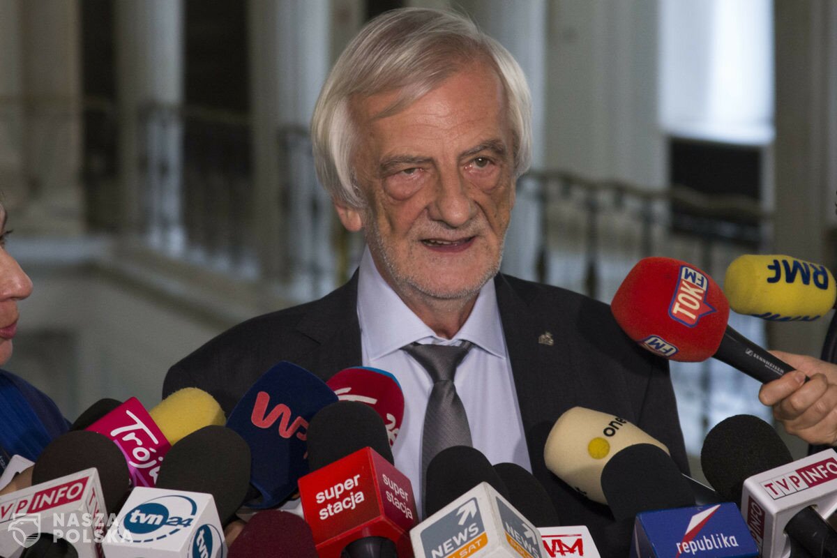 Terlecki: sytuacja na granicy coraz poważniejsza, to nakazuje przedłużyć stan wyjątkowy