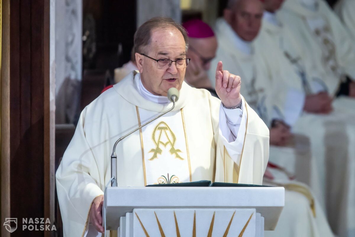 O. Rydzyk: Najlepsze życzenia dla całej Rodziny Radia Maryja, wszystkim, którzy nas słuchają w Polsce, w Europie, w świecie