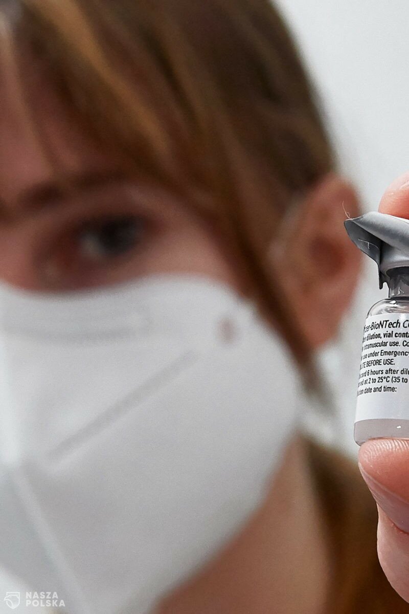 Polska Akademia Nauk: „Trzecia dawka – do trzech razy sztuka?”