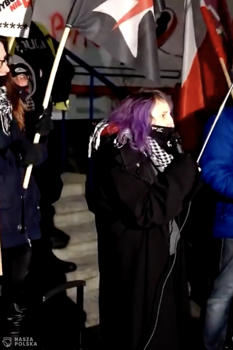 [FILM] Strajk Kobiet/ Aktywistka w wulgarnych słowach o Kai Godek