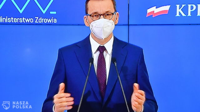 Morawiecki: nie możemy wykluczyć, że echa trzeciej fali pandemii dotrą do Polski