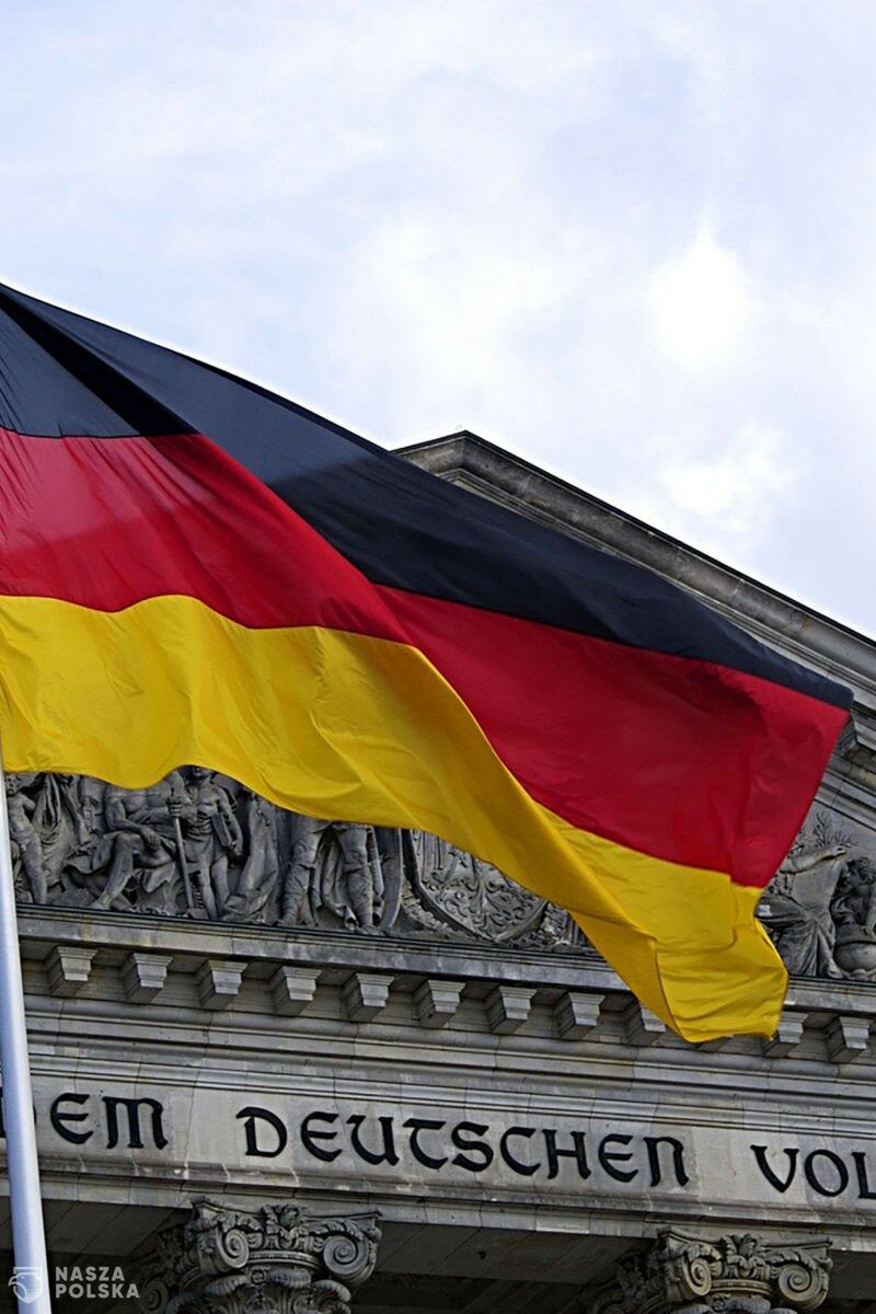 Niemcy/ Uczelnie w Hanowerze wprowadziły opaski dla zaszczepionych