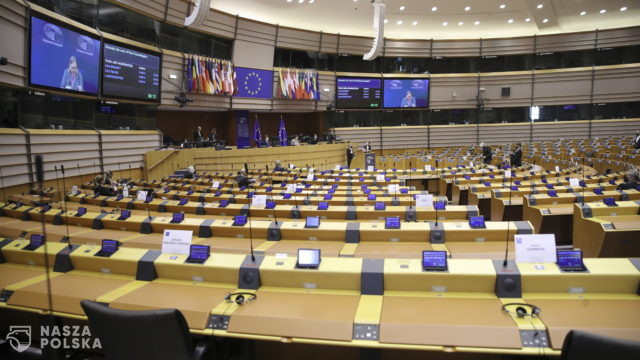 Europarlament przyjął rezolucję, domagając się powszechnego dostępu do aborcji