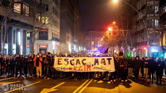 Hiszpania/ Ponad 8 000 osób domagało się uwolnienia Hasela w Barcelonie; kolejne zamieszki