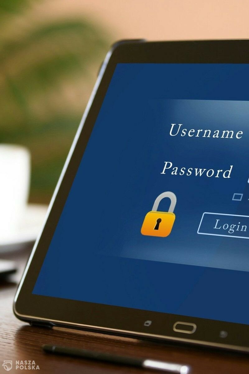 Od grudnia 80 tys. urzędów przejdzie na e-Doręczenia. Odejście od papierowej korespondencji ma przynieść 2,3 mld zł oszczędności