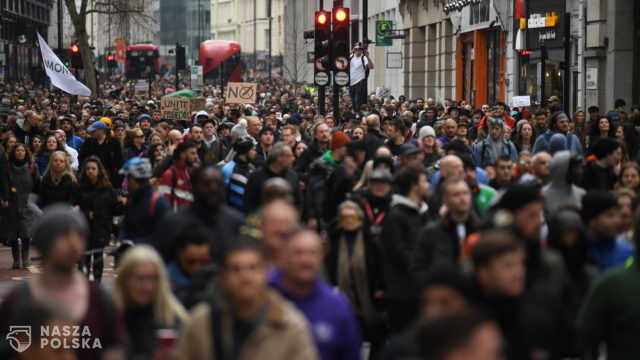 „Fake pandemic”. 33 osoby aresztowane po demonstracji w Londynie