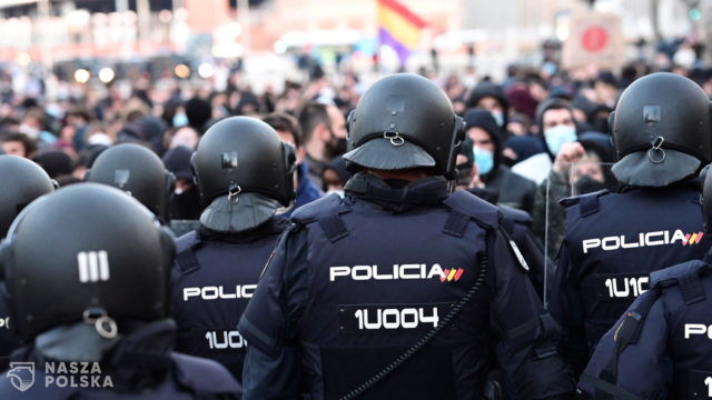 Hiszpania/ Tysiące osób na protestach przeciwko uwięzieniu rapera Pablo Hasela