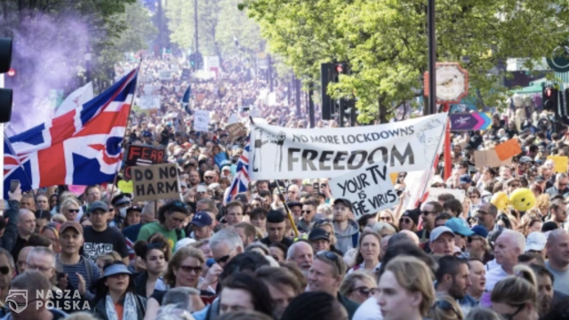 Tysiące osób protestowało w Londynie przeciwko obostrzeniom