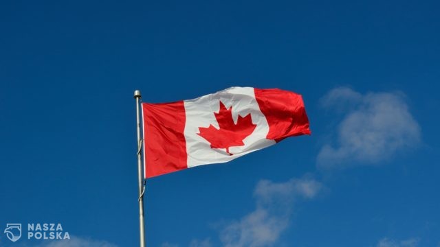 Kanada: rząd Quebec rezygnuje ze specjalnej składki dla niezaszczepionych