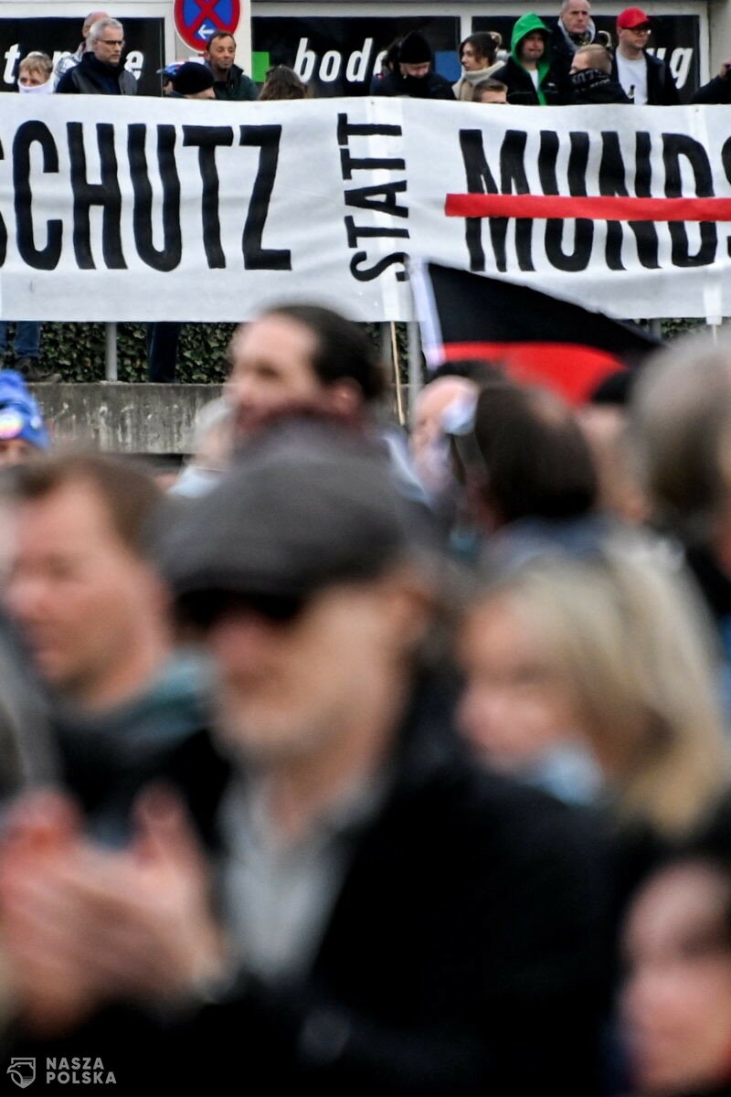 Niemcy: kolejne demonstracje koronasceptyków; kilka osób zostało rannych