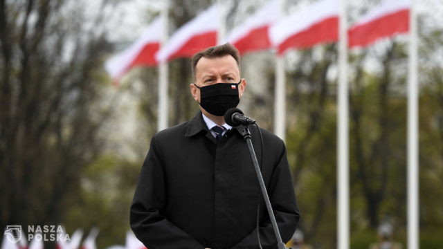 Błaszczak: Szanujmy barwy narodowe!