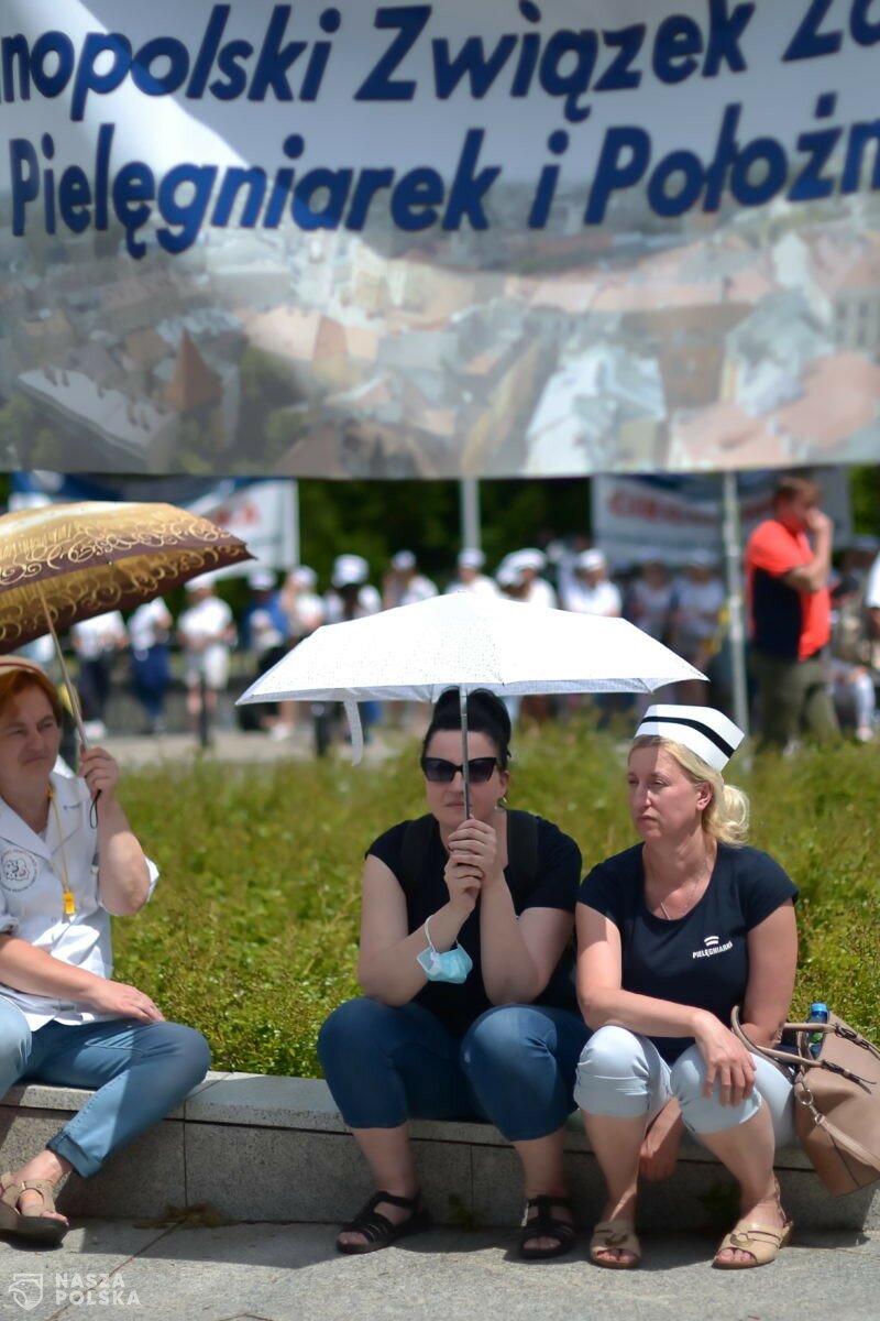 Pielęgniarki w piątek podejmą decyzję na temat strajku