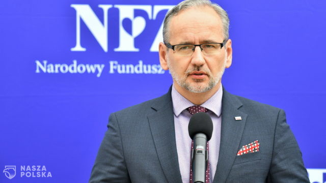 Niedzielski: przychylamy się do obowiązkowego szczepienia medyków przeciwko COVID-19