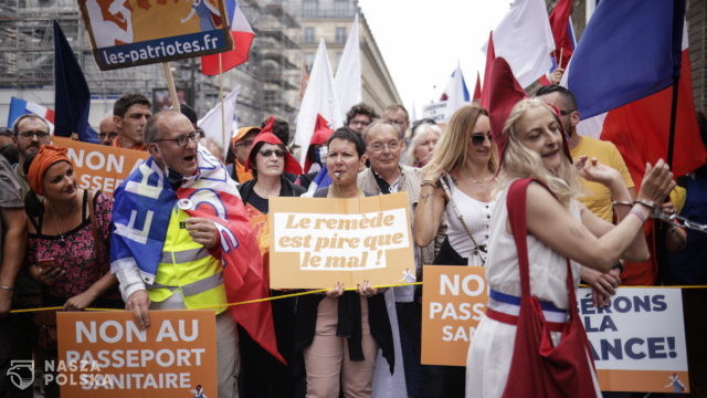 Francja/ Demonstracje przeciw obowiązkowi szczepień i zaświadczeniom sanitarnym