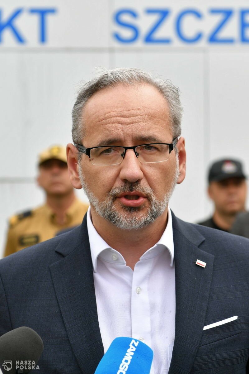 Niedzielski: Rada Medyczna rekomenduje podanie trzeciej dawki szczepionki