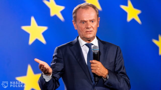 Tusk: propozycja zmiany konstytucji, by utrudnić wyjście z UE – test na intencje PiS